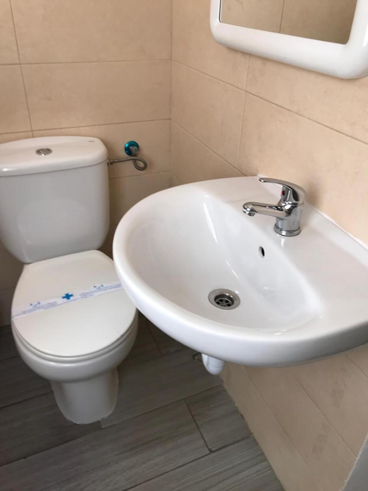 Familiares Con Bano Privado Lf - Sin Ascensor Saragossa